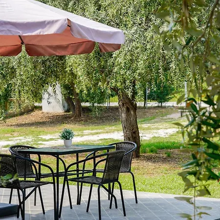 Olivento Beach Front Suites Guest house Potos