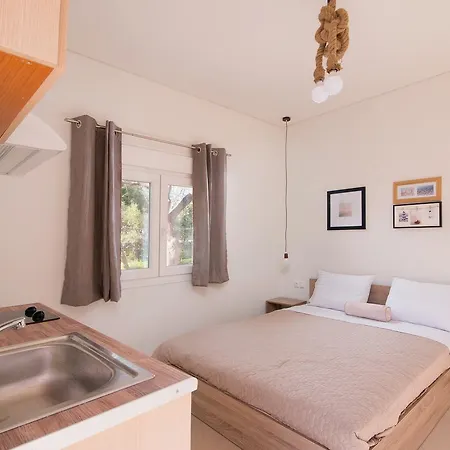 Olivento Beach Front Suites Potos